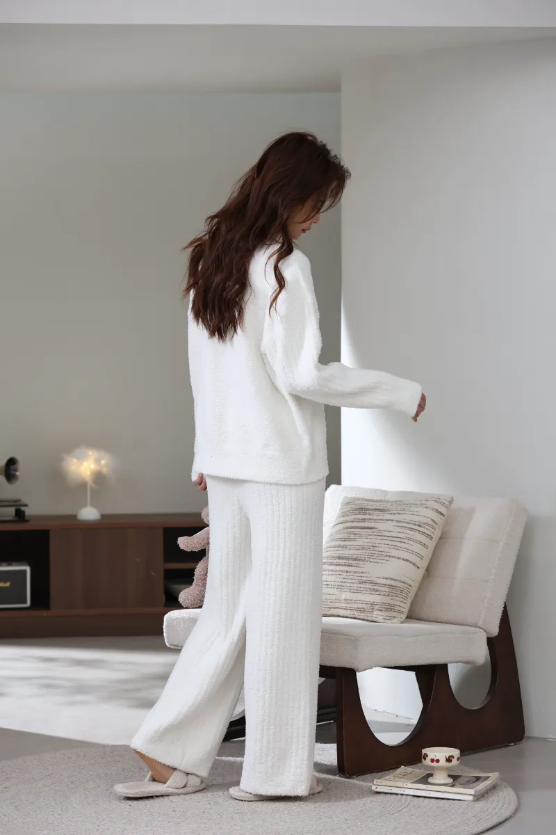 Costume de acasă din lână moale pentru femei