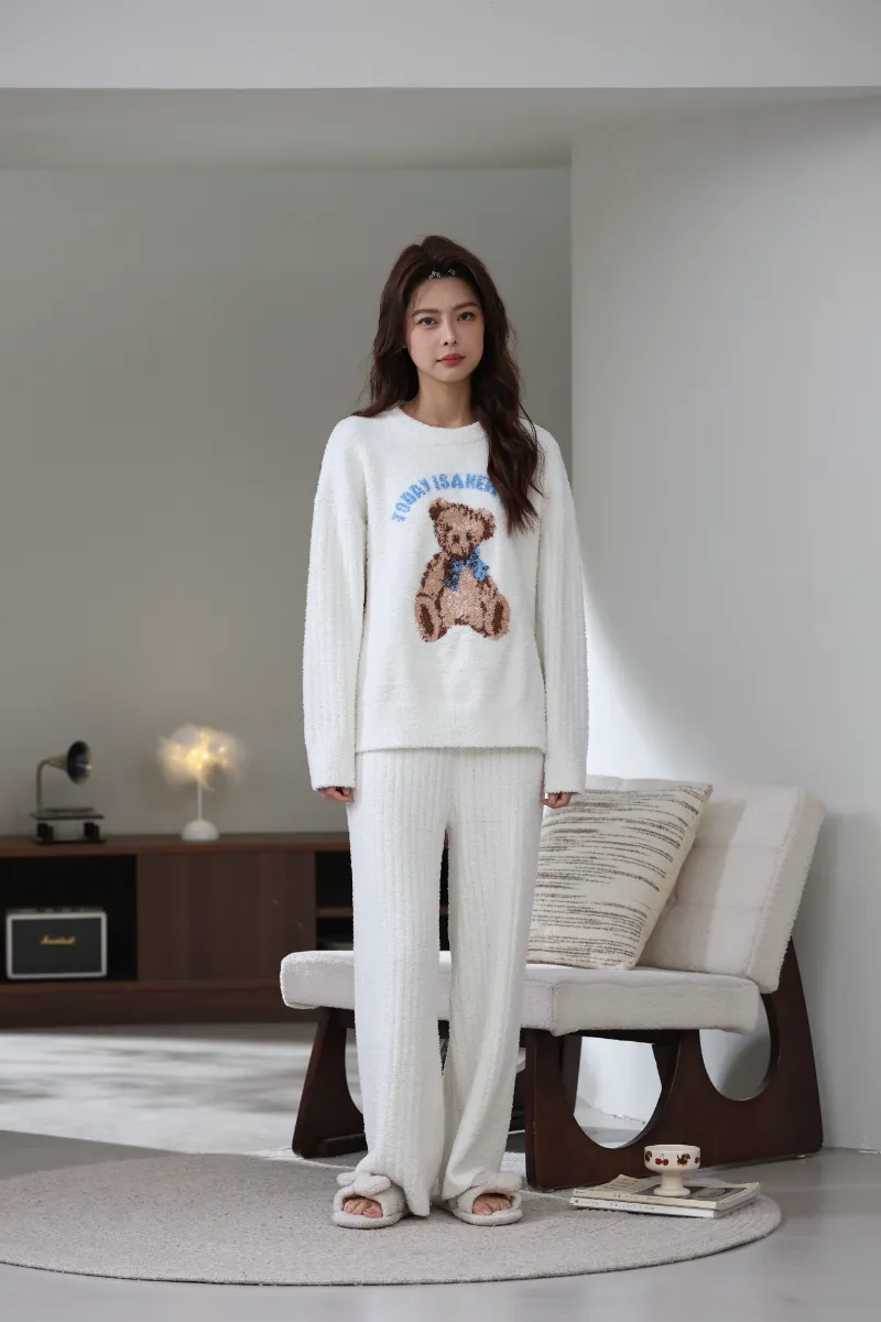 Costume de acasă din lână moale pentru femei